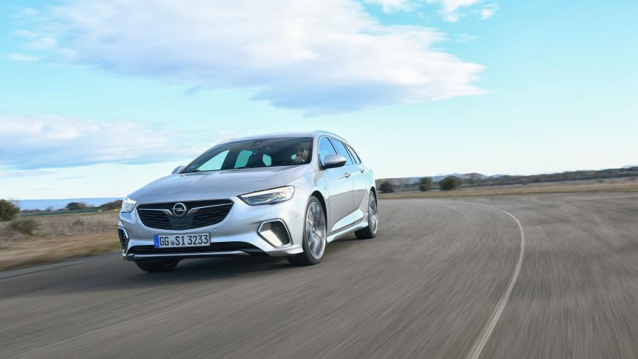  Opel Insignia GSi Sports Tourer 2017 года  (фото 29 из 40)